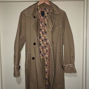 GAP women’s tan trench coat